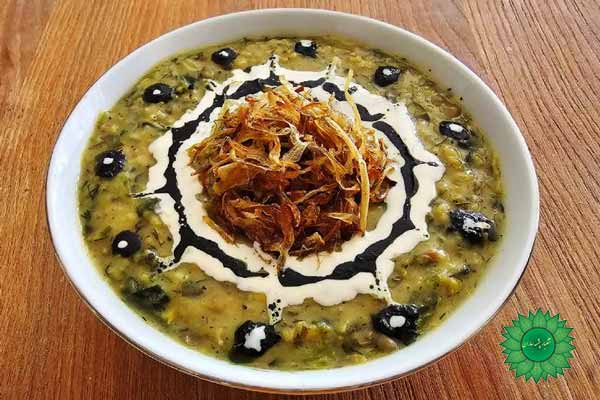 آش ترخینه اشی پرطرفدار و خوشمزه با سبزیجات کوهی